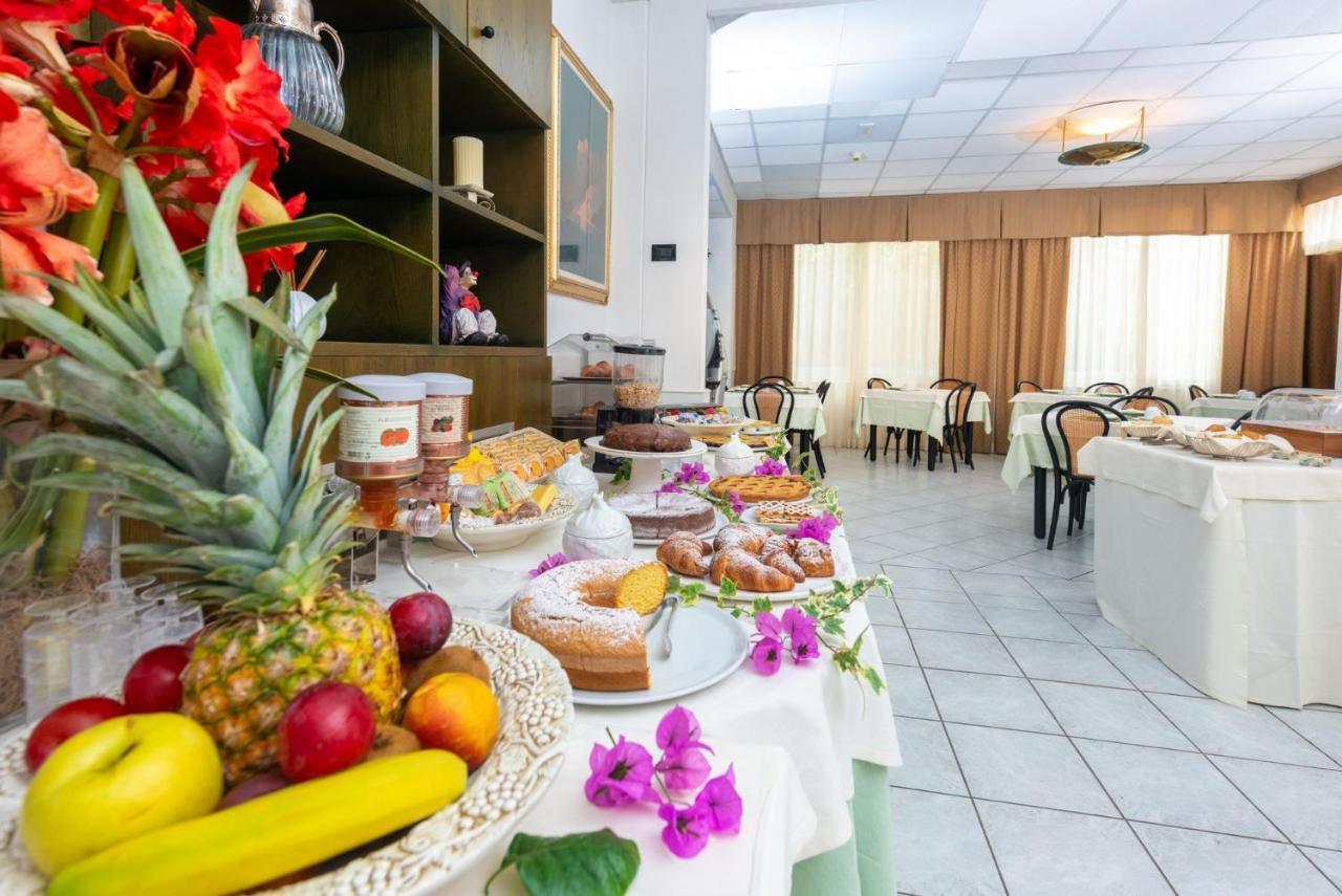 Hotel Sirena Λίντο ντι Καμαϊόρε Εξωτερικό φωτογραφία